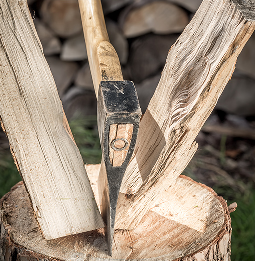 Как правильно колоть дрова топором